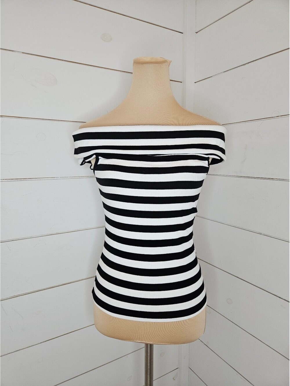 Banana Republic small black & white stripe stretchy off shoulder ribbed top